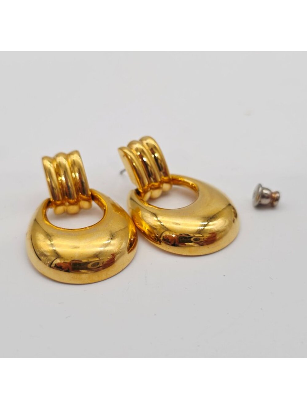 Vintage Napier Gold-Tone Crescent Clip-On Earrings With Ribbed Top Design - Picture 6 of 7